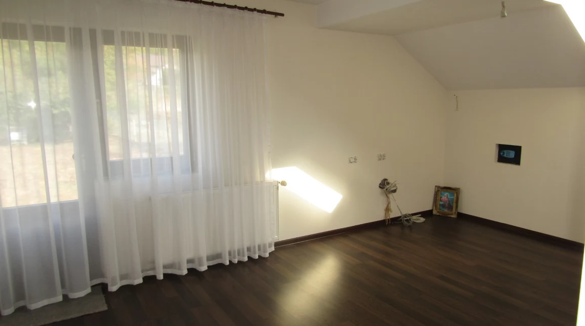 Oferta Casa, 6 camere, 270 mp , Barnova, de vanzare,  Pietrarie imagine 5
