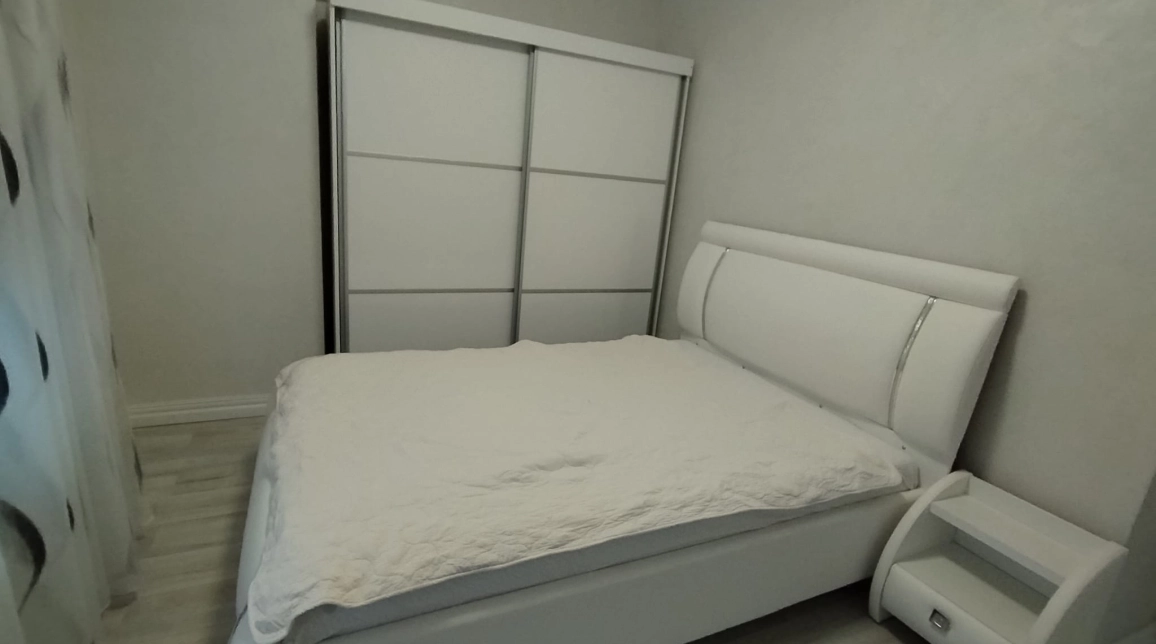 Oferta Apartament nou, 3 camere, decomandat, 100 mp , Copou, de inchiriat,  Royal  Town imagine 6