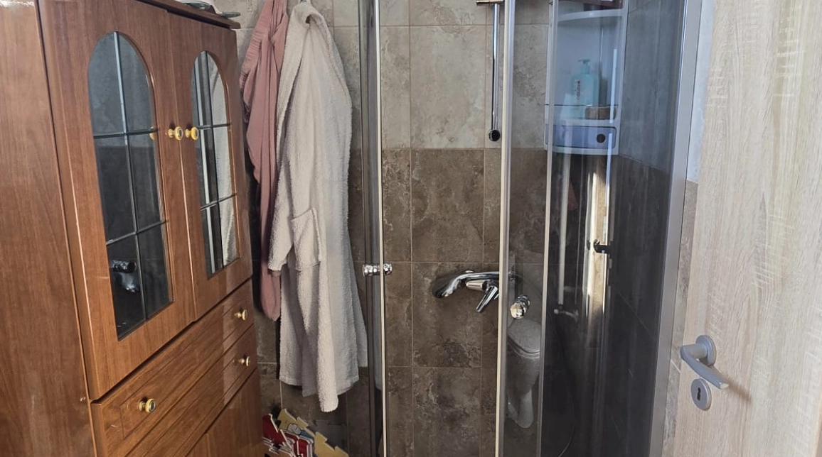 Oferta Casa de vanzare, 5 camere, 122 mp , Breazu,   La Intrare imagine 5