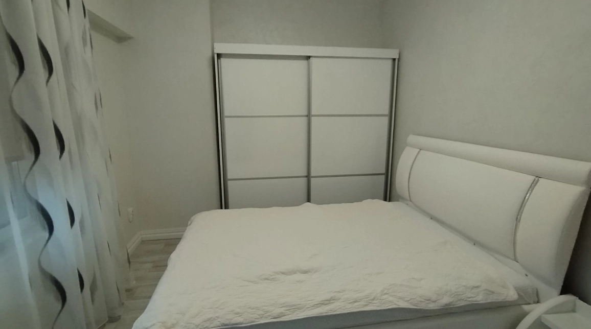 Oferta Apartament nou, 3 camere, decomandat, 100 mp , Copou, de inchiriat,  Royal  Town imagine 7