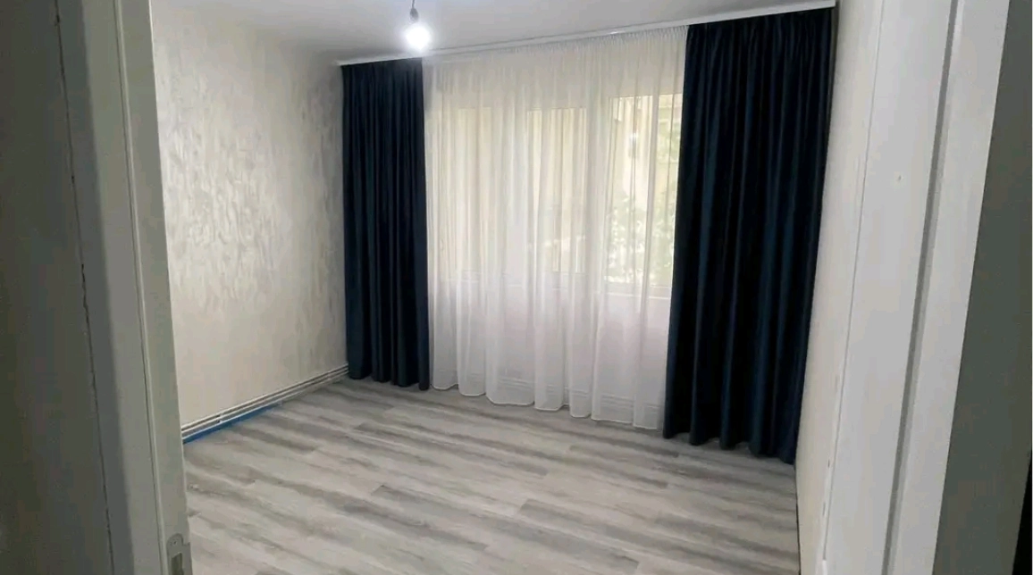 Oferta De vanzare apartament, 3 camere, decomandat, 72 mp , Alexandru cel Bun,  Minerva - la bulevard imagine 9