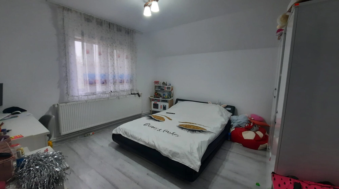Oferta Miroslava casa 180 mp , 5 camere, de vanzare,  Centru imagine 9