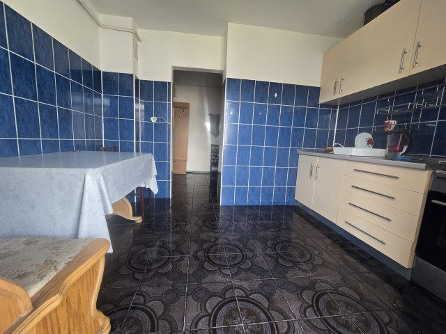 Nicolina apartament  70 mp , 3 camere,  decomandat , de vanzare,  (Prima statie - 50m de bulevard) 162419