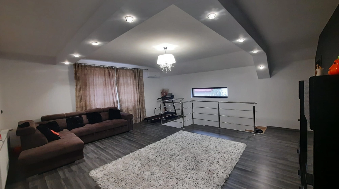 Oferta Miroslava casa 180 mp , 5 camere, de vanzare,  Centru imagine 8