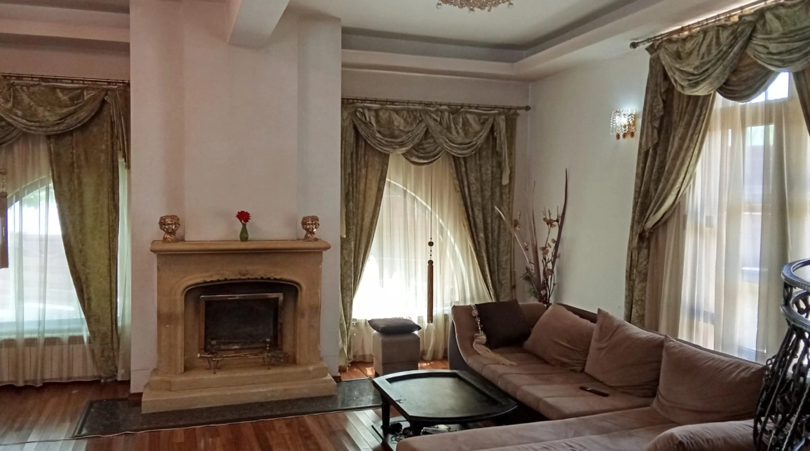 Oferta Bucium casa 280 mp , 8 camere, de vanzare,  dupa restauranu Onix imagine 1