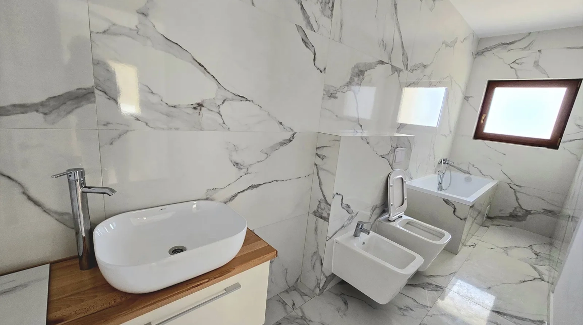 Oferta Apartament de vanzare, 3 camere, decomandat, 75 mp , Galata,  Platoul Insorit imagine 2