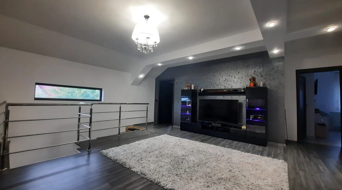 Oferta Miroslava casa 180 mp , 5 camere, de vanzare,  Centru imagine 7
