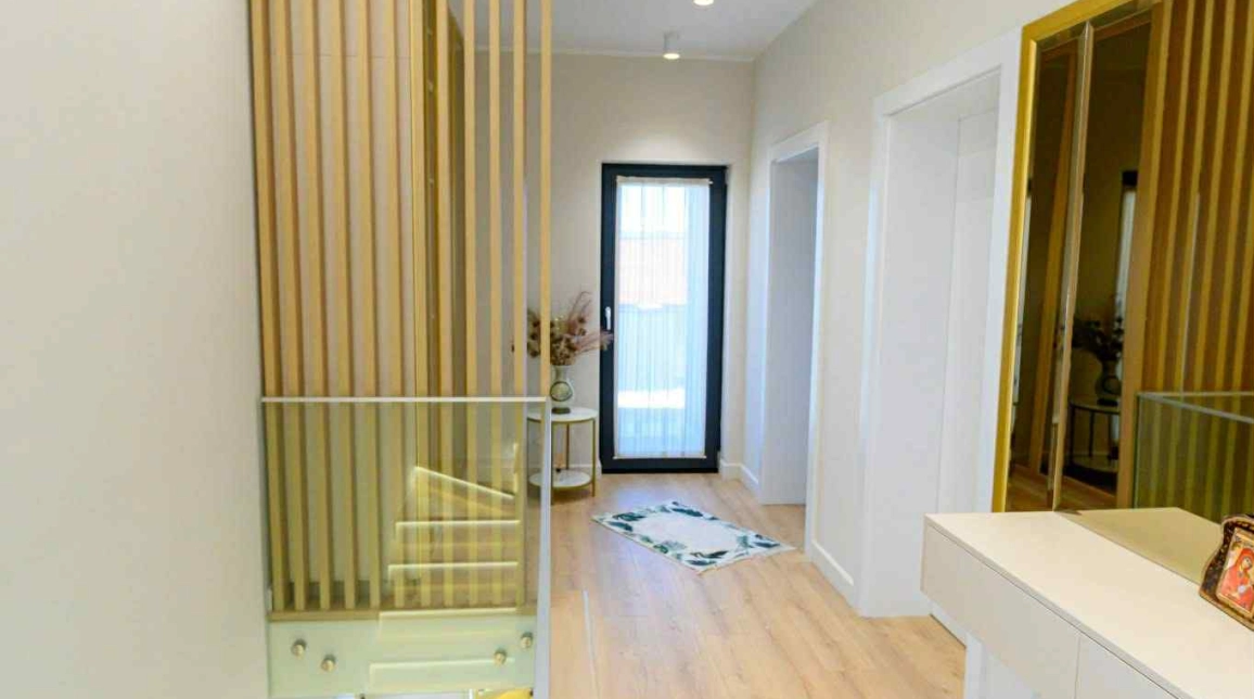 Oferta Casa, 4 camere, 120 mp , Valea Adanca, de vanzare,   Mega Image imagine 2