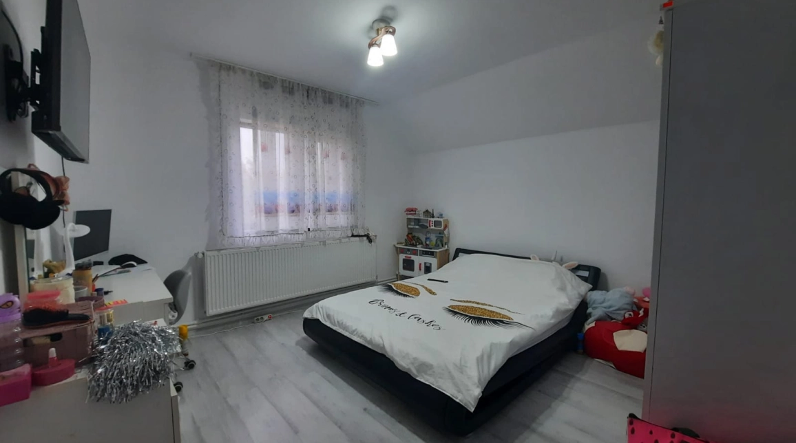 Oferta Miroslava casa 180 mp , 5 camere, de vanzare,  Centru imagine 5