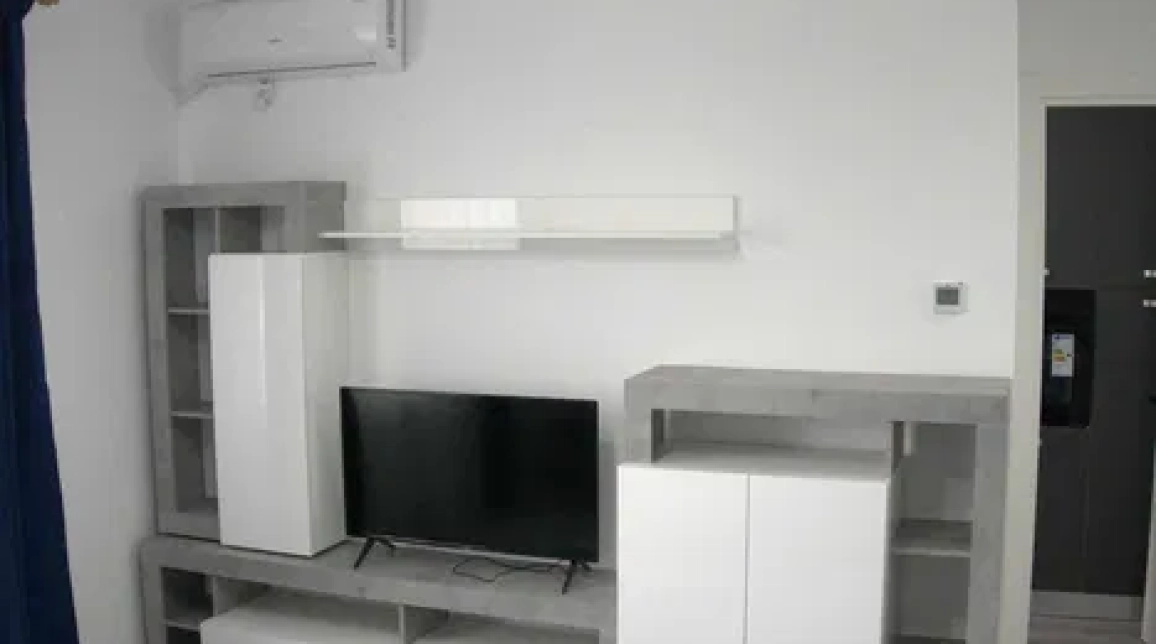 Oferta Apartament, o camera, decomandat, 38 mp , Poitiers, de inchiriat,  Lidl imagine 3