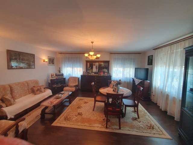 De vanzare vila, 5 camere,  210mp, Popas Pacurari,   148702