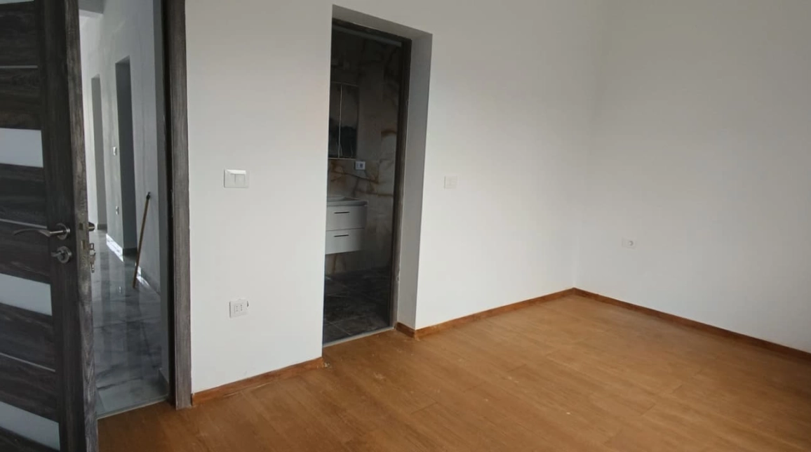 Oferta Popas Pacurari casa 96 mp , 4 camere, de vanzare,  Mega Image imagine 5