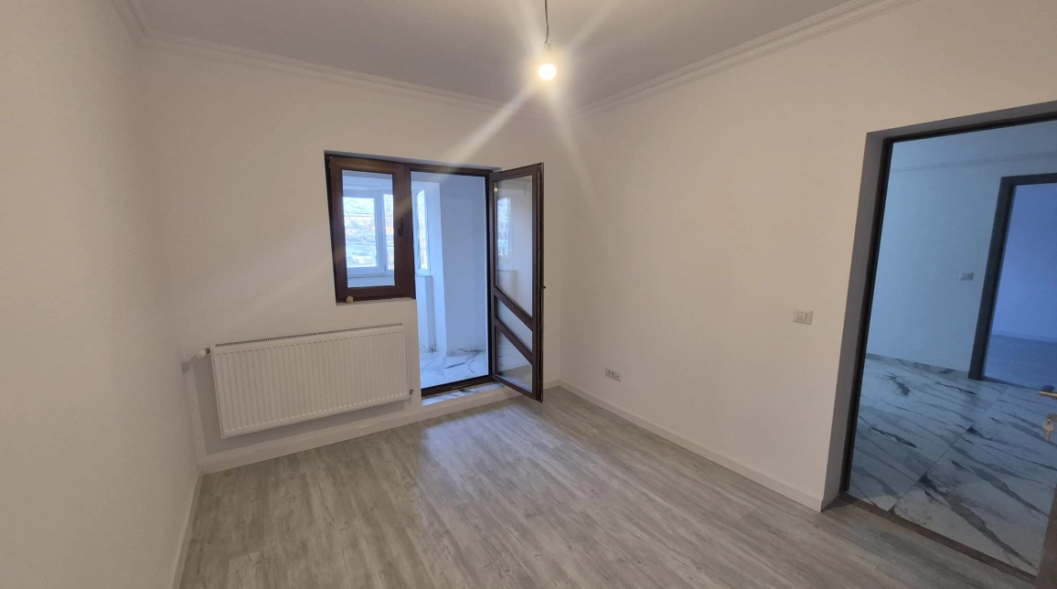 Oferta Apartament de vanzare, 2 camere, decomandat, 50 mp , Valea Lupului,  Antibiotice imagine 1