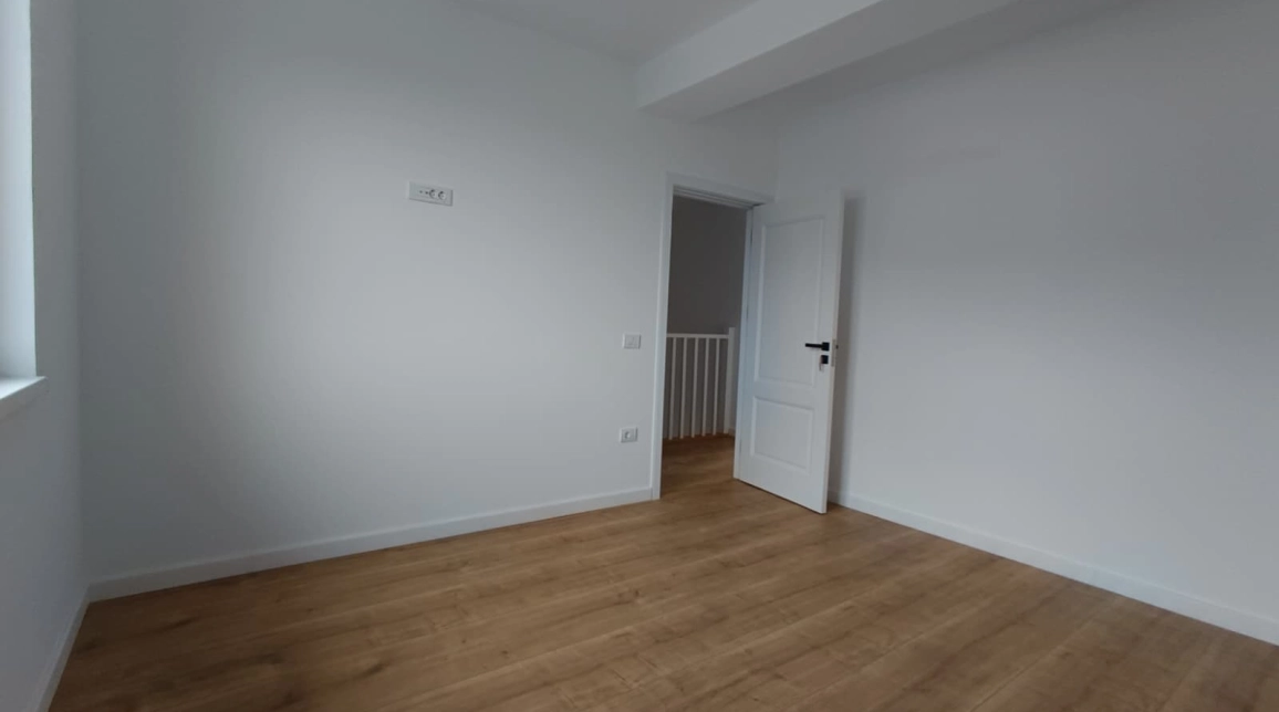 Oferta Valea Lupului casa 94 mp , 4 camere, de vanzare,  La 7 minute de Rond Pacurari imagine 6