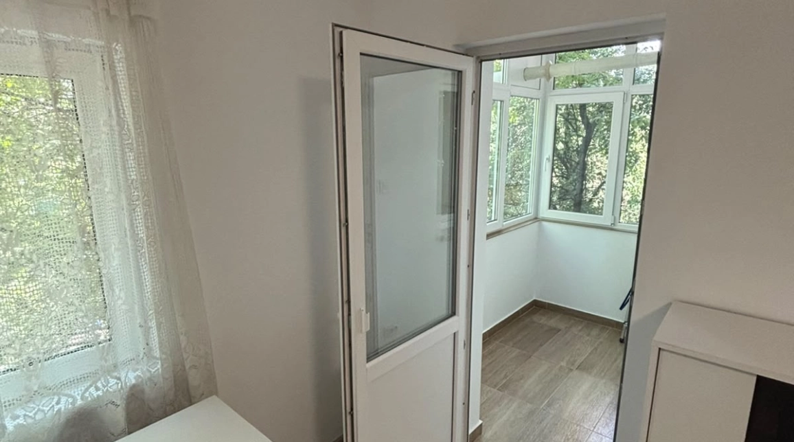 Oferta Apartament, 2 camere, decomandat, 45 mp , Podul de Fier, de inchiriat,  Tg. Cucu imagine 6