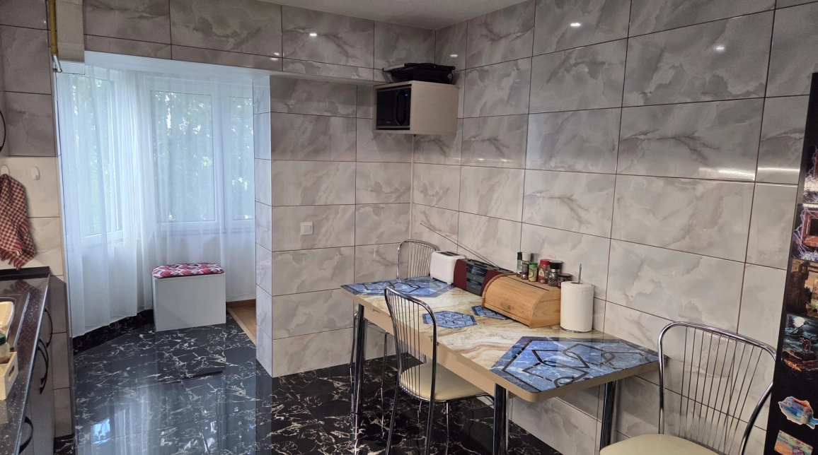 Oferta De vanzare apartament, 3 camere, decomandat, 82 mp , Nicolina,  Prima Statie-Panasonic imagine 2