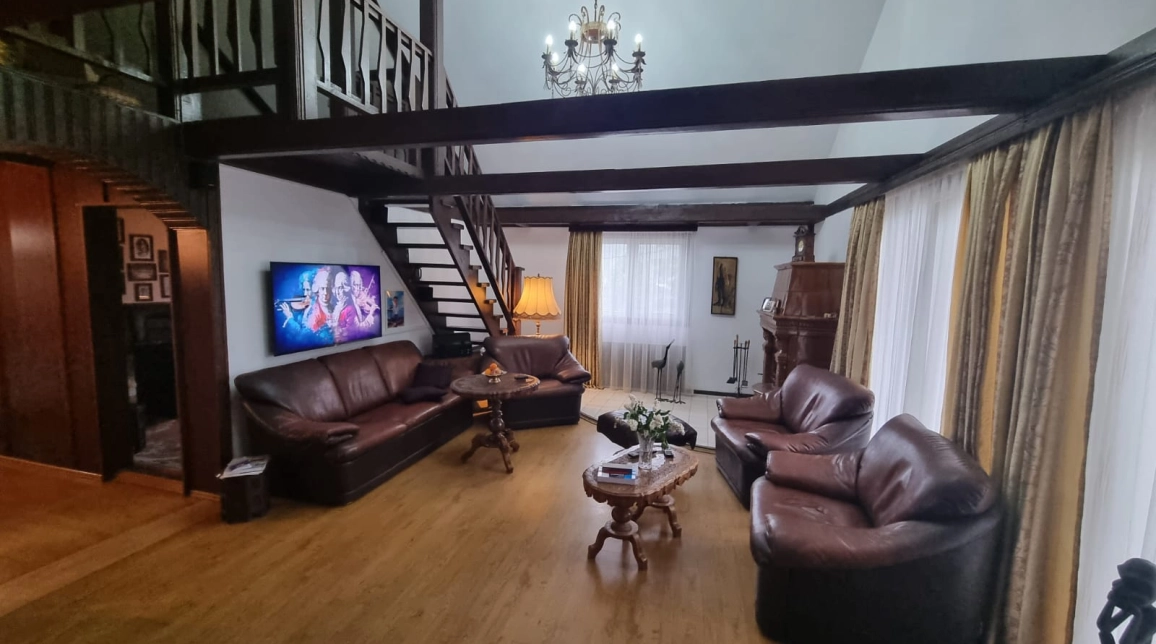 Oferta 7 camere, 240 mp , de vanzare casa in zona Sararie,  dupa spital Arcadia imagine 3
