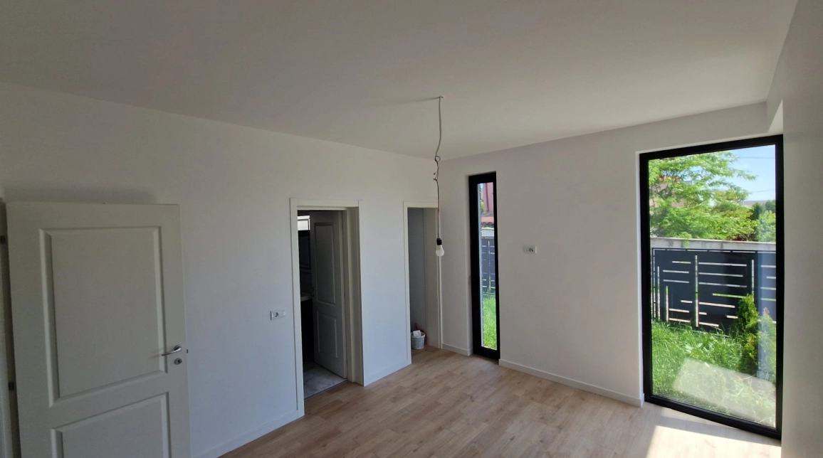 Oferta Miroslava casa 127 mp , 4 camere, de vanzare,  n spate la Familiy Market  imagine 3