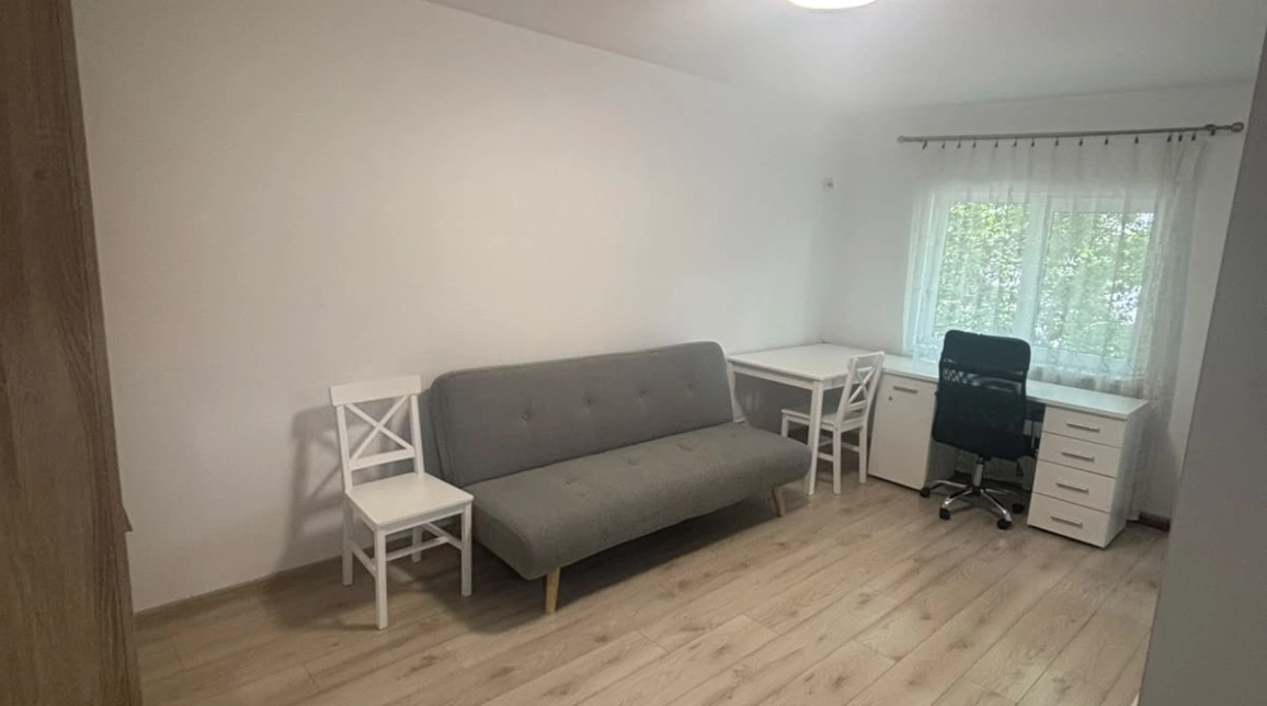 Oferta Apartament, 2 camere, decomandat, 45 mp , Podul de Fier, de inchiriat,  Tg. Cucu imagine 2