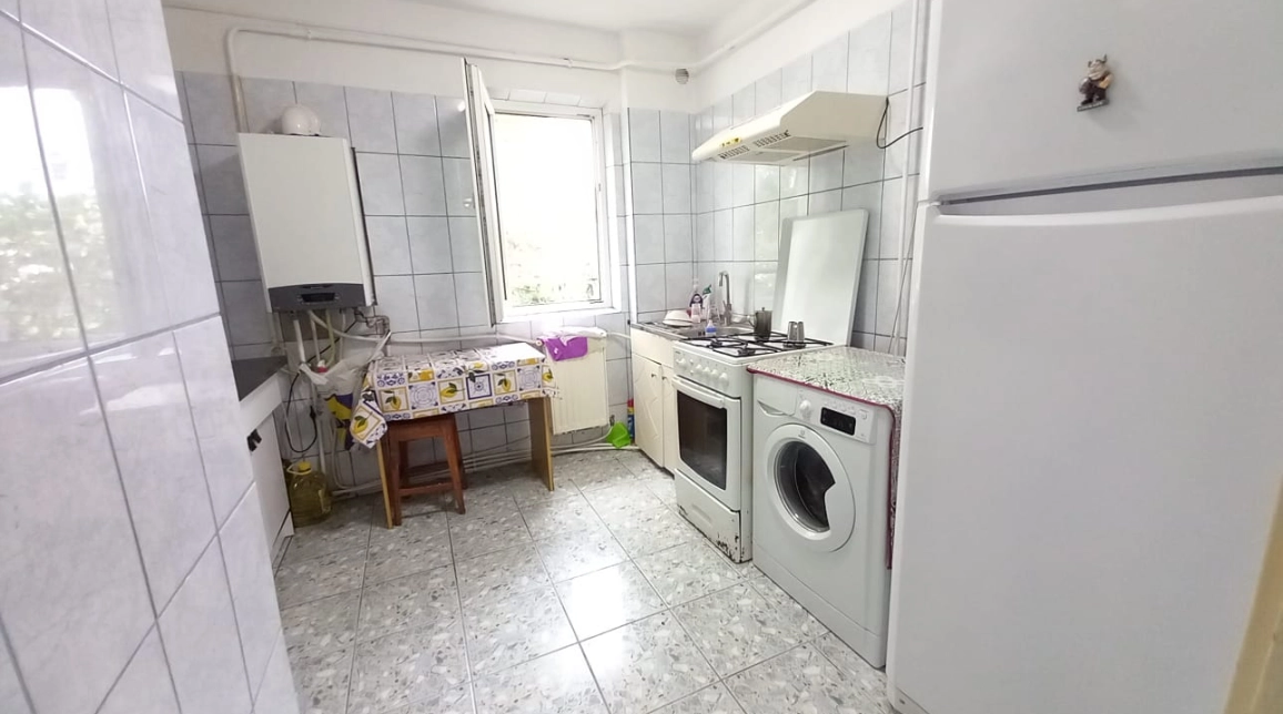 Oferta 2 camere, semidecomandat, 50 mp , de vanzare apartament in zona Podu Ros,  Pasapoarte imagine 2