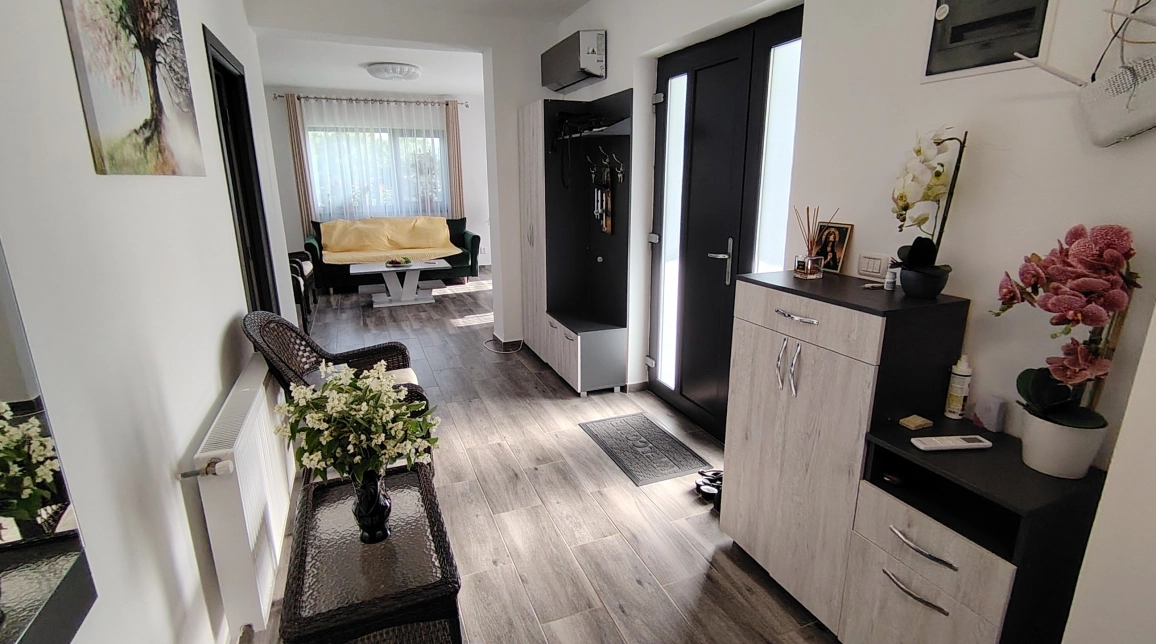 Oferta De vanzare casa, 3 camere, 89 mp , Miroslava,  Cresa Balciu imagine 8