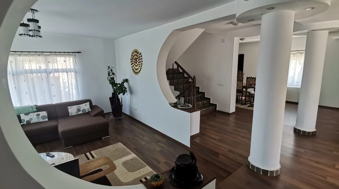 Oferta 7 camere, 320 mp , de vanzare casa in zona Bucium,  Pensiunea Shamroch INN imagine 14