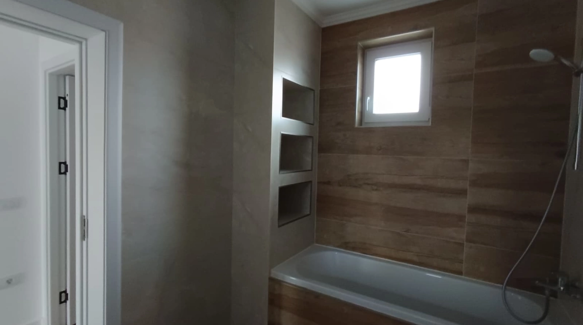 Oferta Valea Lupului casa 94 mp , 4 camere, de vanzare,  La 7 minute de Rond Pacurari imagine 9