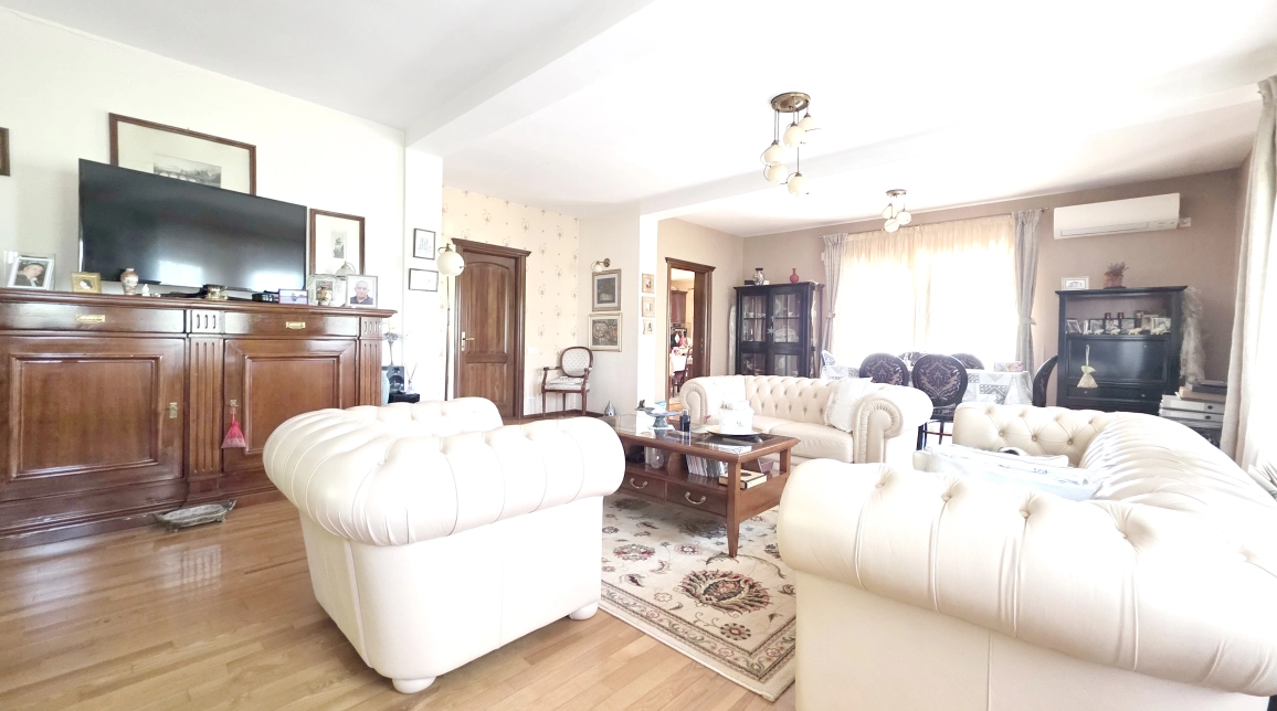 Oferta Casa de vanzare, 4 camere, 214 mp , Bucium,  la soseaua principala, Spital Clunet imagine 4