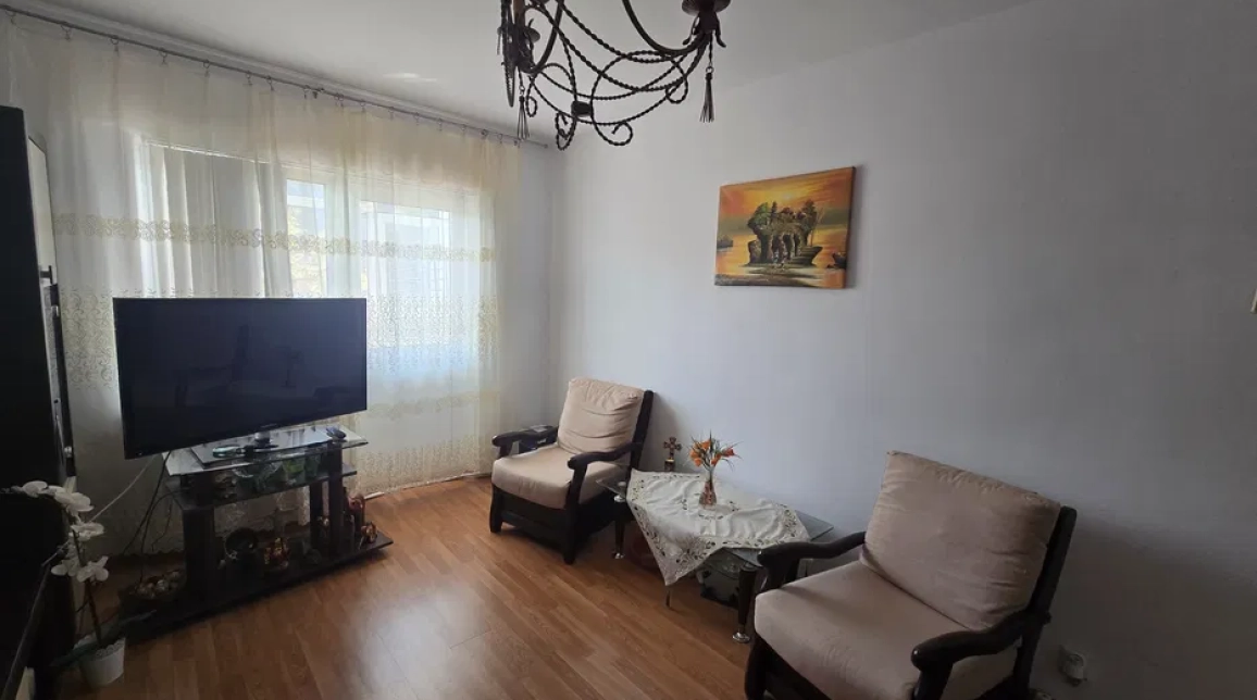 Oferta Apartament de vanzare, 3 camere, decomandat, 65 mp , Central,  Tg Cucu imagine 4