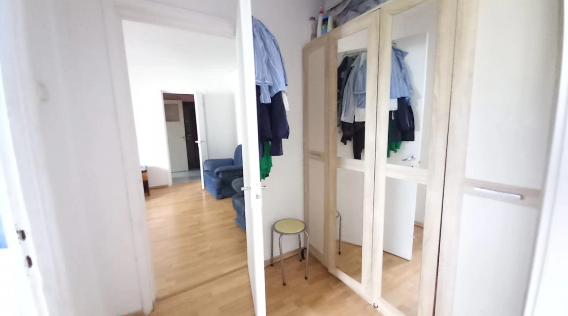 Oferta 2 camere, semidecomandat, 50 mp , de vanzare apartament in zona Podu Ros,  Pasapoarte imagine 6