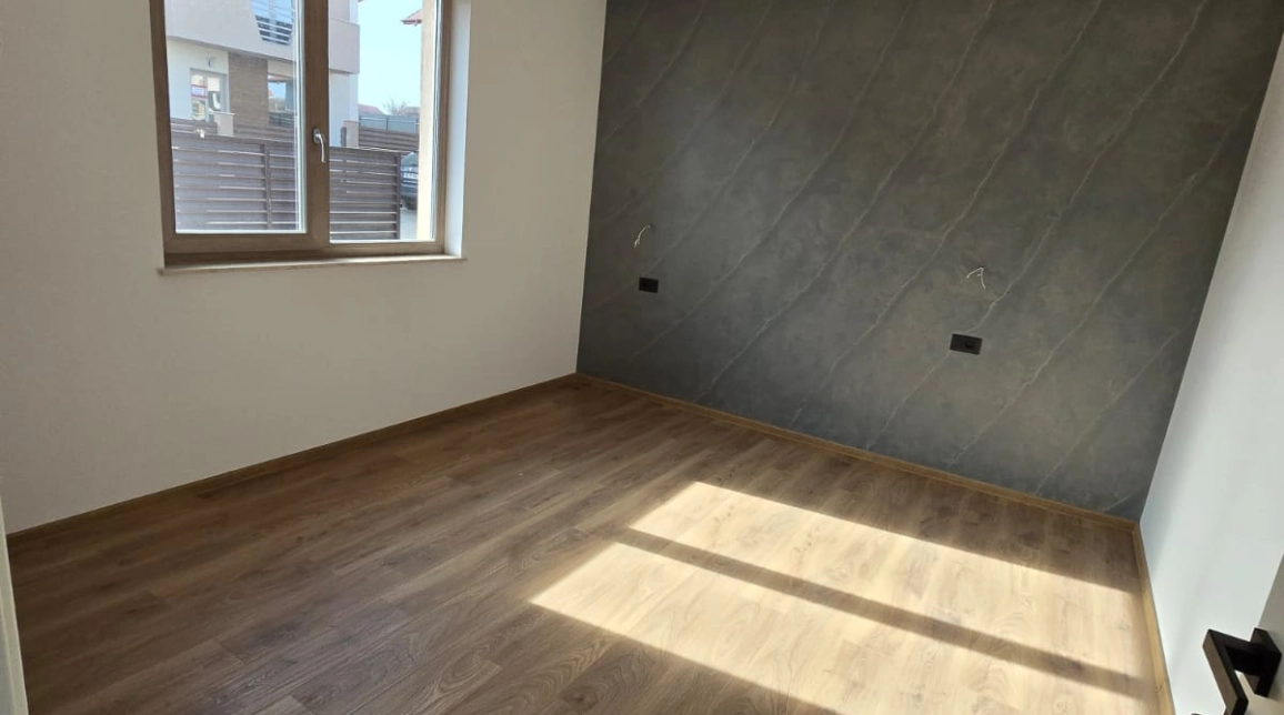 Oferta De vanzare apartament, 3 camere, semidecomandat, 60 mp , Popas Pacurari,  Apartament cu Gradina 1 Decembrie imagine 2