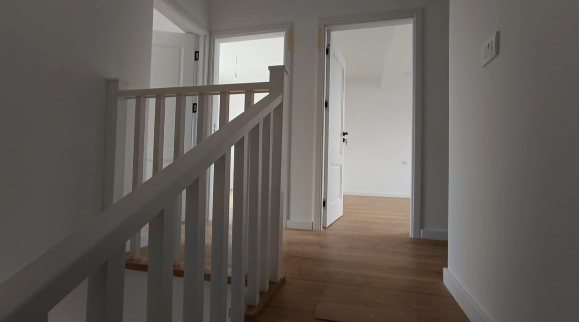 Oferta Valea Lupului casa 94 mp , 4 camere, de vanzare,  La 7 minute de Rond Pacurari imagine 4