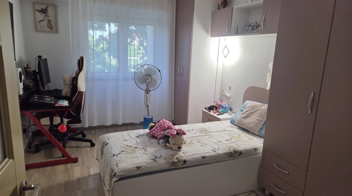 Oferta De vanzare apartament, 3 camere, decomandat, 82 mp , Nicolina,  Prima Statie-Panasonic imagine 5