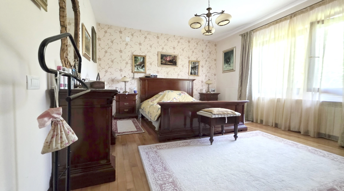 Oferta Casa de vanzare, 4 camere, 214 mp , Bucium,  la soseaua principala, Spital Clunet imagine 8
