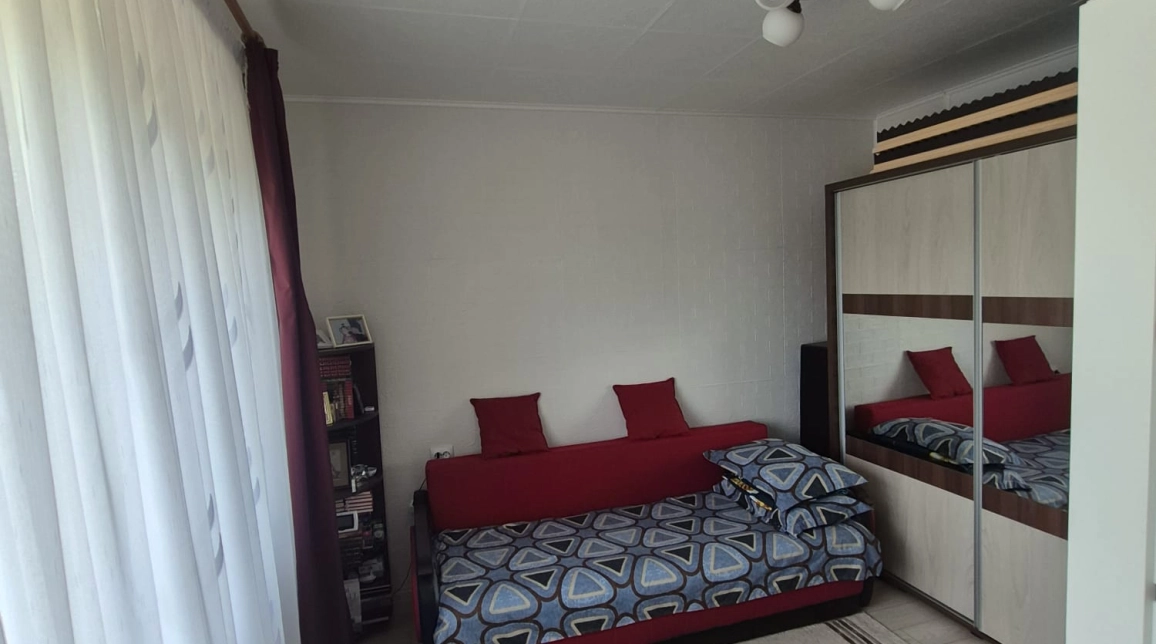Oferta Casa, 4 camere, 115 mp , Miroslava, de vanzare,  Transanapet imagine 9