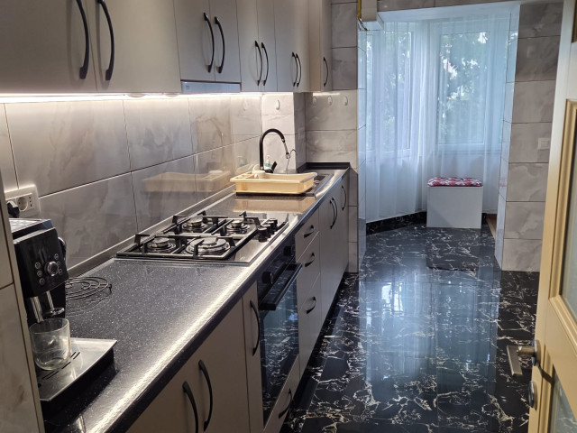 De vanzare apartament, 3 camere,  decomandat ,  82 mp , Nicolina,  (Prima Statie-Panasonic) 162992