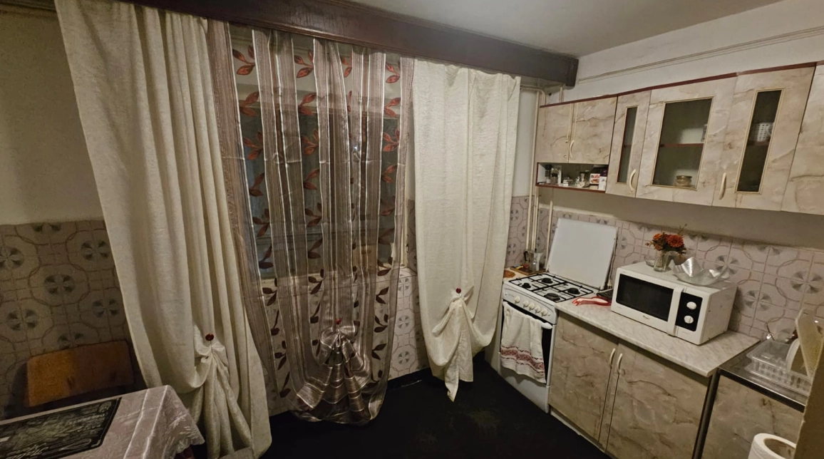 Oferta De vanzare apartament, 3 camere, decomandat, 72 mp , Nicolina,  PRIMA STATIE , NICOLINA 2 imagine 1