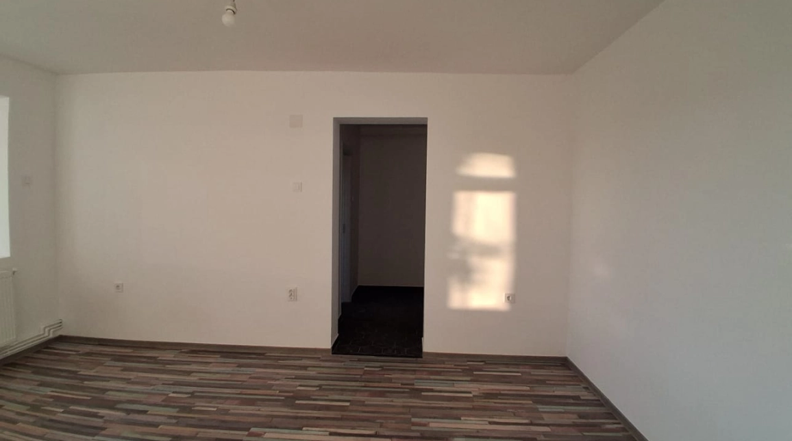 Oferta Apartament, 2 camere, semidecomandat, 52 mp , Podu Ros, de vanzare,  Salubris imagine 6