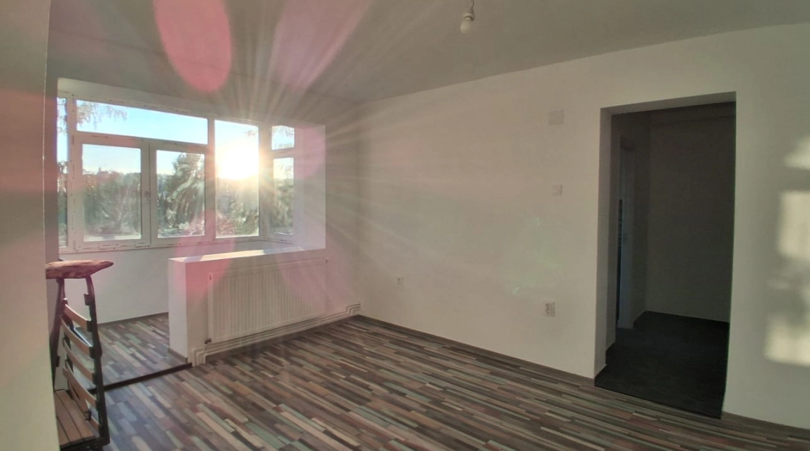 Oferta Apartament, 2 camere, semidecomandat, 52 mp , Podu Ros, de vanzare,  Salubris imagine 3