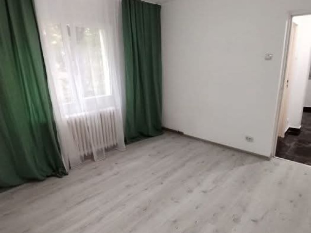 Apartament de vanzare, 3 camere,  decomandat ,  60 mp , Tatarasi,  (Dispecer) 162620