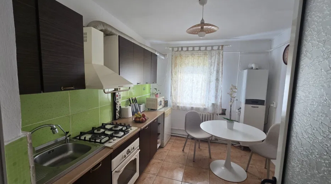 Oferta Apartament de vanzare, 3 camere, decomandat, 65 mp , Central,  Tg Cucu imagine 1