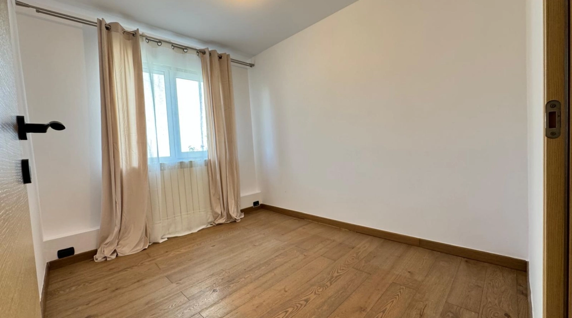 Oferta Apartament de vanzare, 4 camere, semidecomandat, 64 mp , Mircea cel Batran,  Complex Mircea cel Batran imagine 6