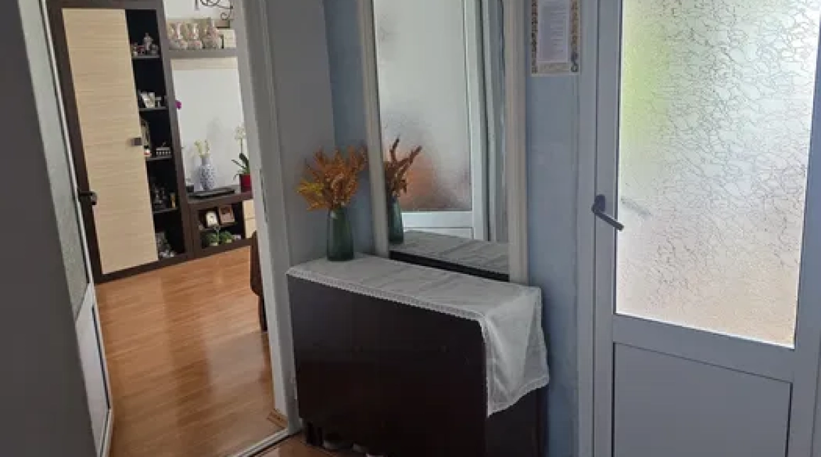 Oferta Apartament de vanzare, 3 camere, decomandat, 65 mp , Central,  Tg Cucu imagine 3
