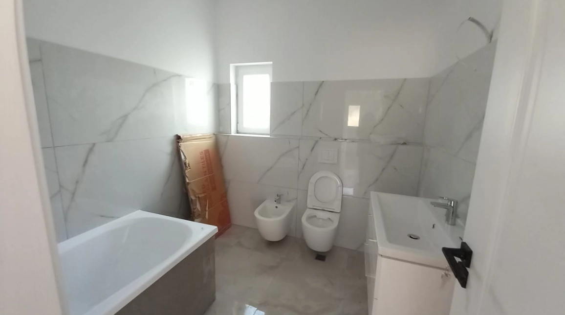 Oferta Casa, 4 camere, 105 mp , Valea Lupului, de vanzare,  Antena Orange imagine 7