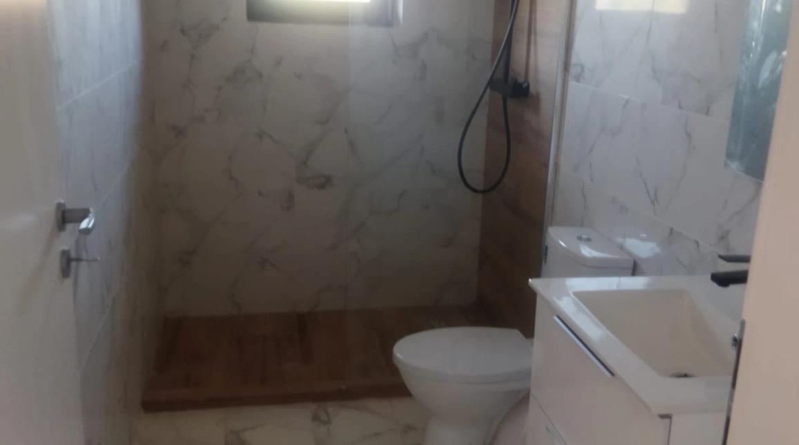 Oferta Valea Adanca casa 138 mp , 4 camere, de vanzare,  mai jos de 5 drumuri imagine 3