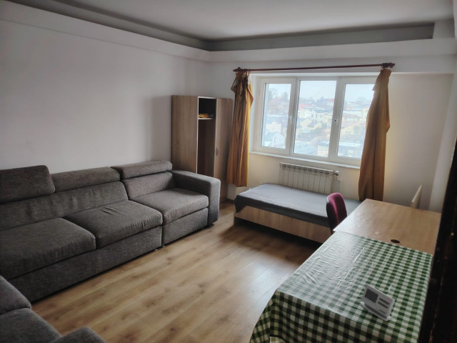 Apartament de inchiriat, 4 camere,  decomandat ,  90 mp , Centru,  (UMF) 161185