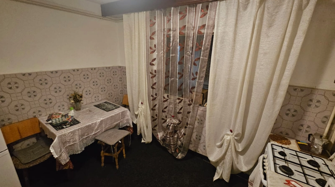 Oferta De vanzare apartament, 3 camere, decomandat, 72 mp , Nicolina,  PRIMA STATIE , NICOLINA 2 imagine 6