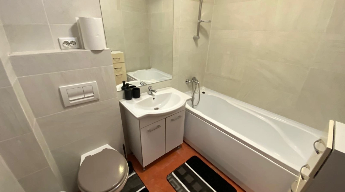 Oferta Centru apartament 76 mp , 3 camere, decomandat, de inchiriat,  Pallas Mall - Lazar Residence imagine 7