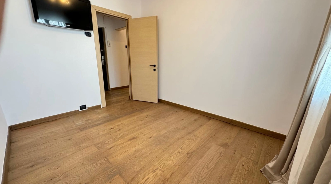 Oferta Apartament de vanzare, 4 camere, semidecomandat, 64 mp , Mircea cel Batran,  Complex Mircea cel Batran imagine 7