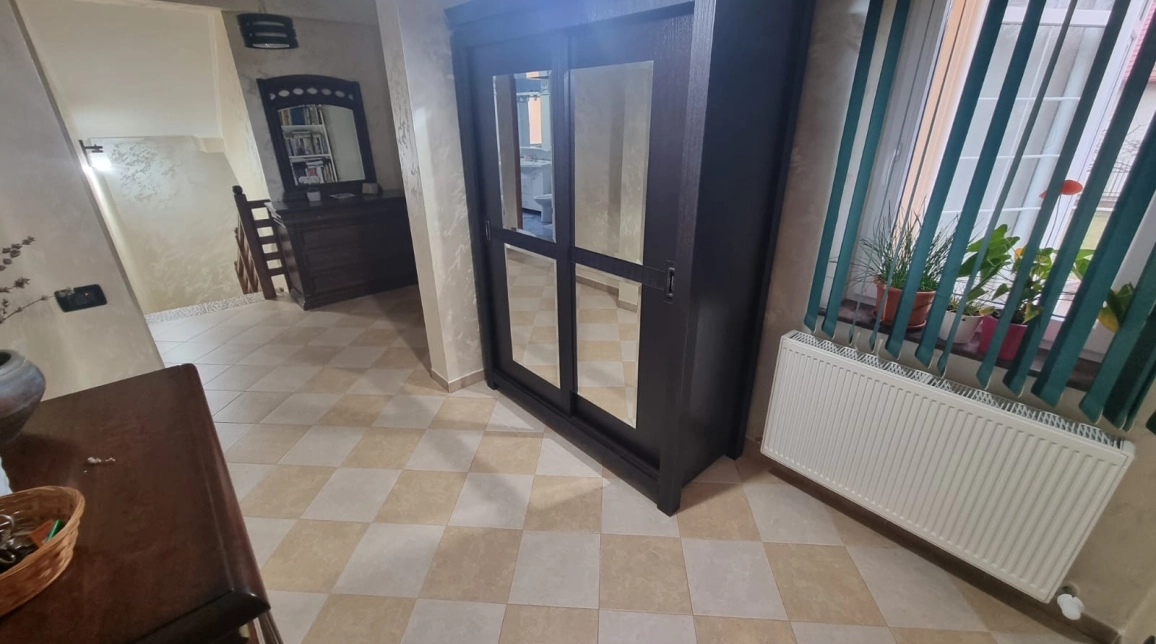 Oferta 3 camere, 140 mp , de vanzare casa in zona Nicolina,  Cardiomed imagine 1